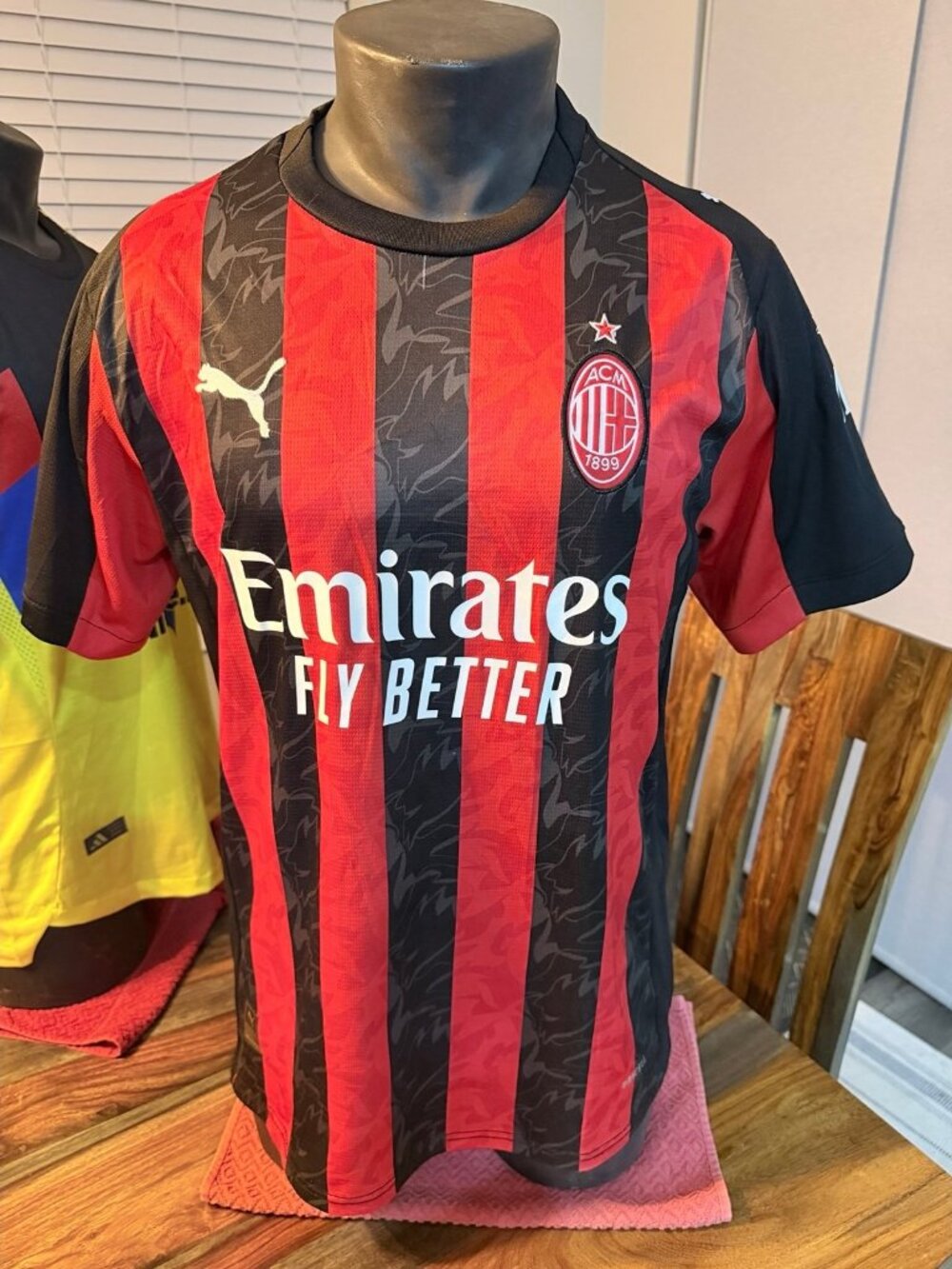 Source Unknown AC Milan 2025/26 Home Jersey